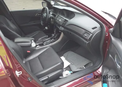 2016 Honda Accord Sport z USA, uszkodzony, nr VIN 1HGCR2F50GA043423